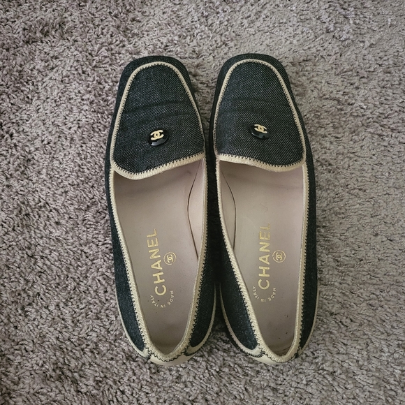 Chanel Loafers - Picture 3 of 3